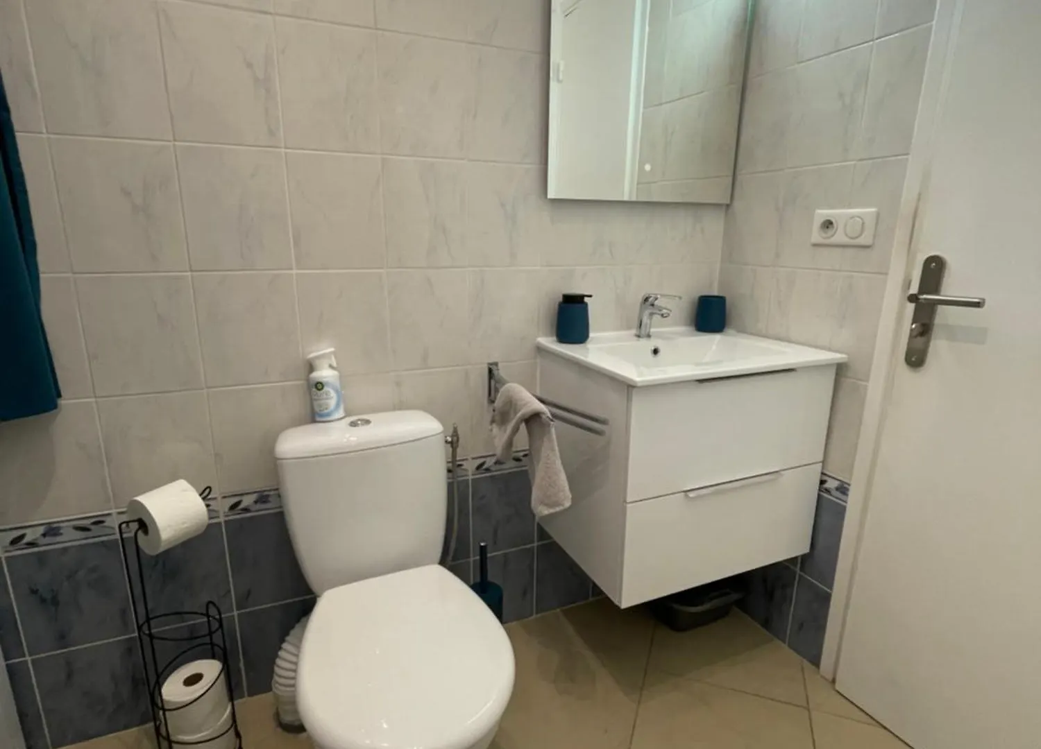 Maison Azur Riviera Stay Antibes 0*,  France